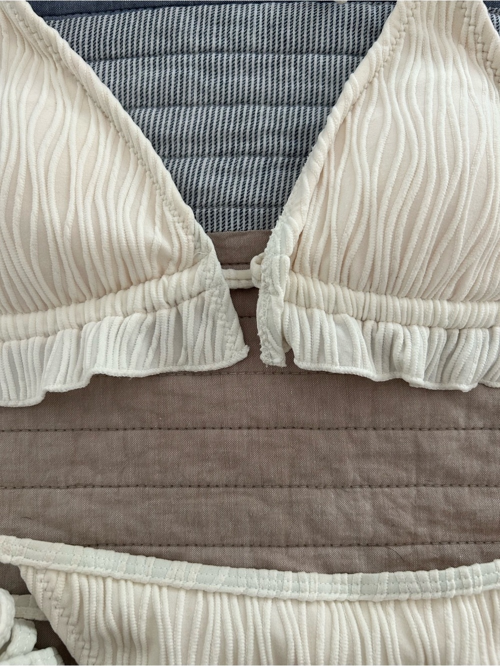 Cream Textured Ruffle Triangle Bikini Set - SEAMOLLY - Picture 3 of 5